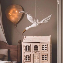 Afbeelding in Gallery-weergave laden, Zwaan Zwevende Dierenhoofd Plafond Wanddecoratie Muurdecoratie Babykamer Kinderkamer Accessoires
