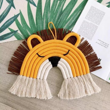 Afbeelding in Gallery-weergave laden, Leeuw Regenboog Macrame Wanddecoratie Muurdecoratie Wandhanger Meisje Jongen Jungle Dieren Babykamer Kinderkamer Accessoires
