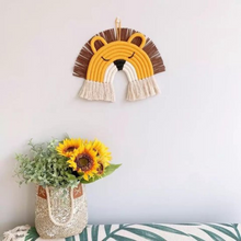 Afbeelding in Gallery-weergave laden, Leeuw Regenboog Macrame Wanddecoratie Muurdecoratie Wandhanger Meisje Jongen Jungle Dieren Babykamer Kinderkamer Accessoires
